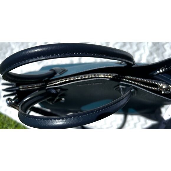 Michael Kors Pebbled Leather Accordion Tote Bag with removable cross body BEAUTY - Picture 11 of 16